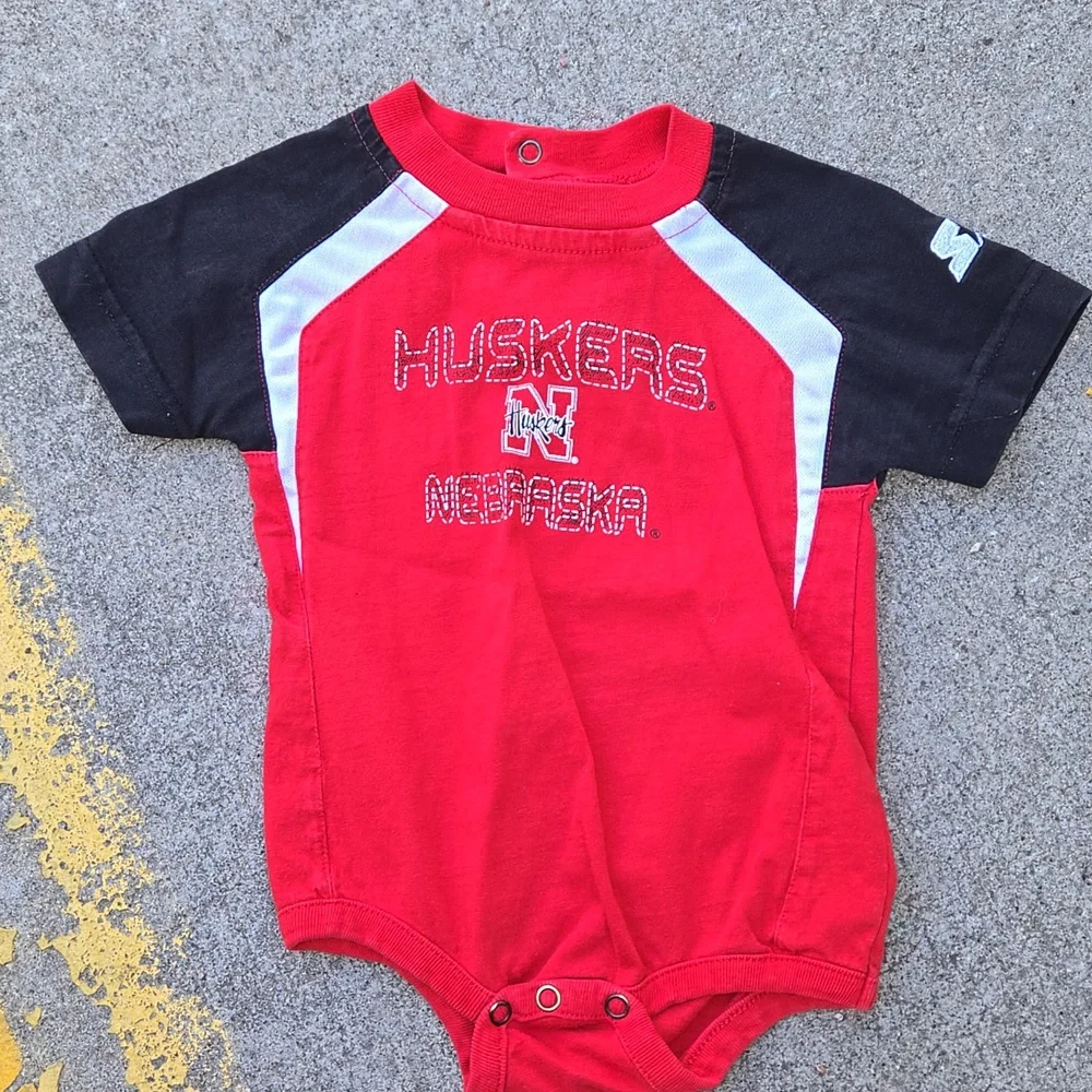 Vintage Starter Nebraska Huskers 6/9M Red Black Onesie